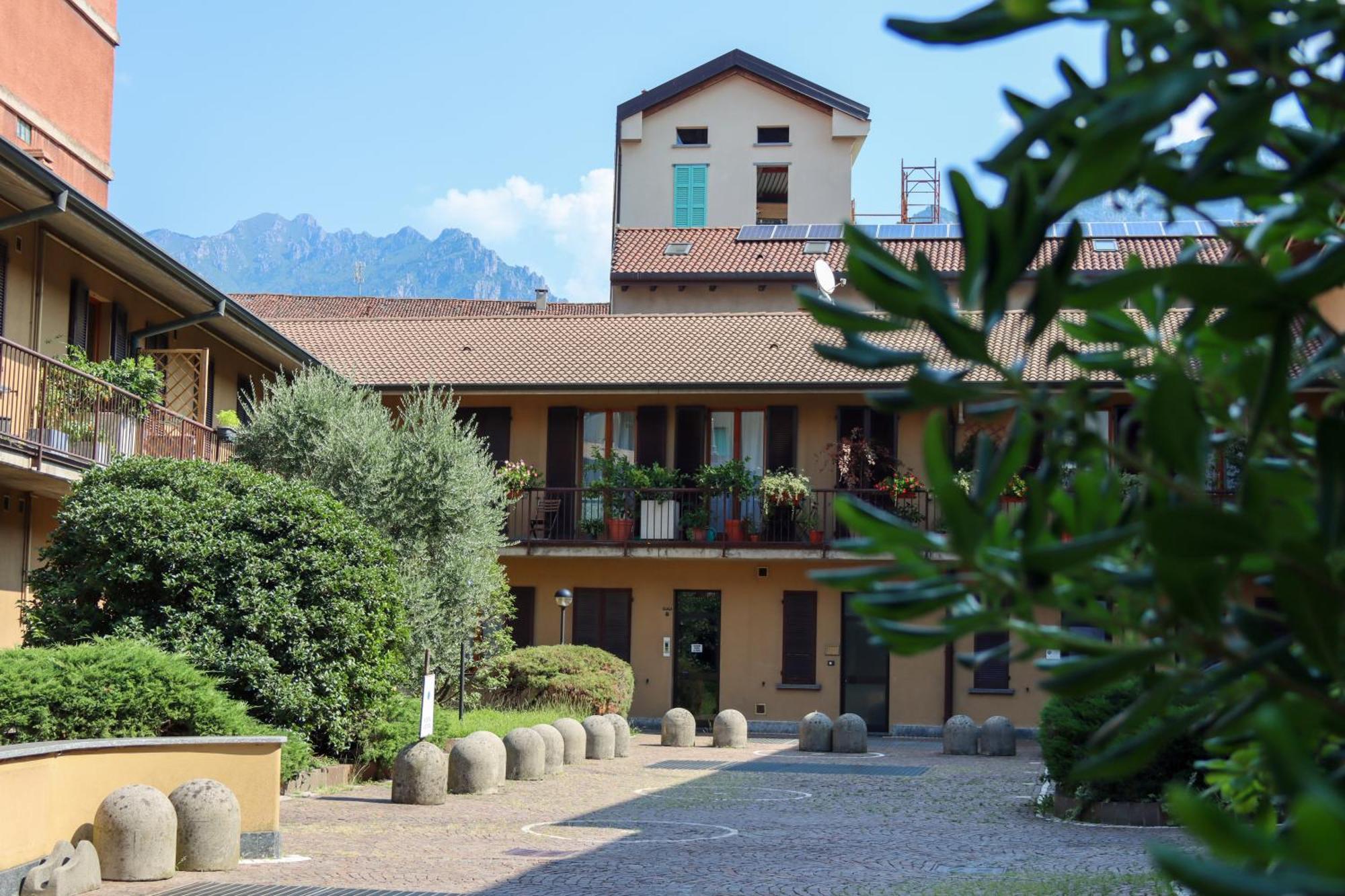 Apartamento Casa Ardo Wifi & Free Parking In Lecco Center Exterior foto