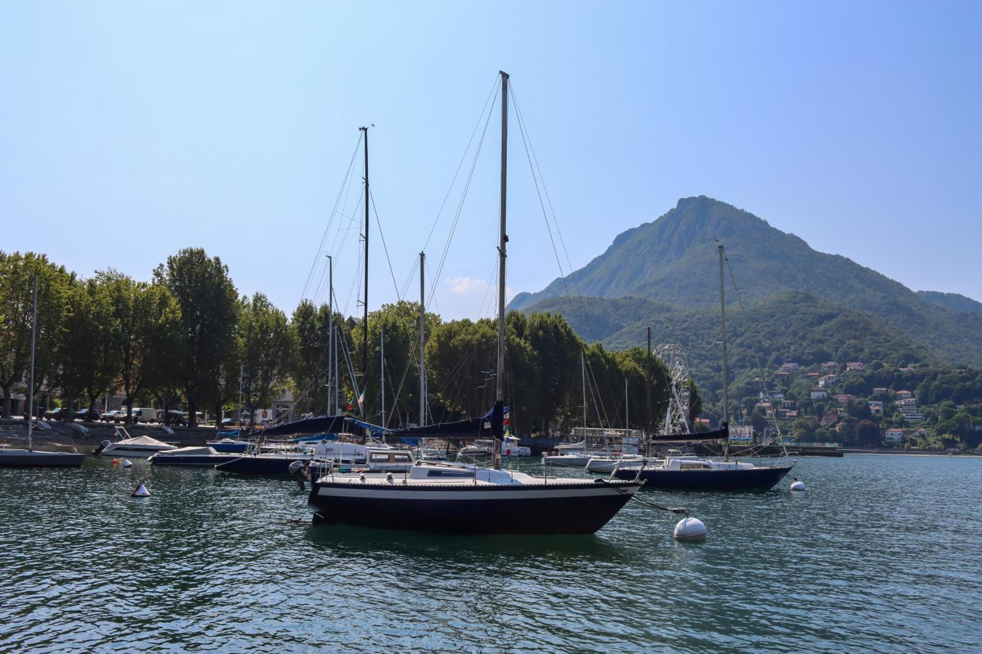Apartamento Casa Ardo Wifi & Free Parking In Lecco Center Exterior foto