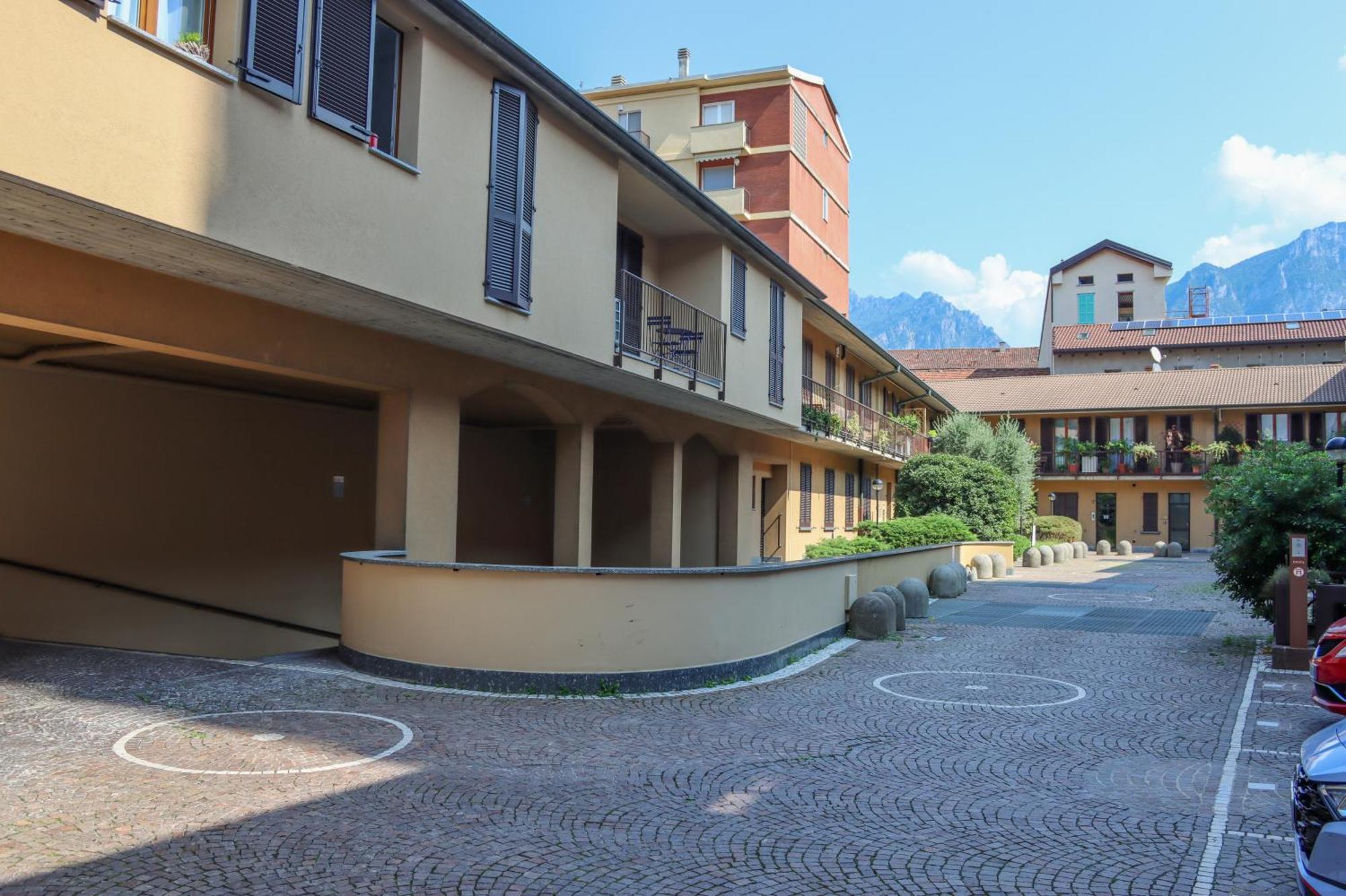 Apartamento Casa Ardo Wifi & Free Parking In Lecco Center Exterior foto
