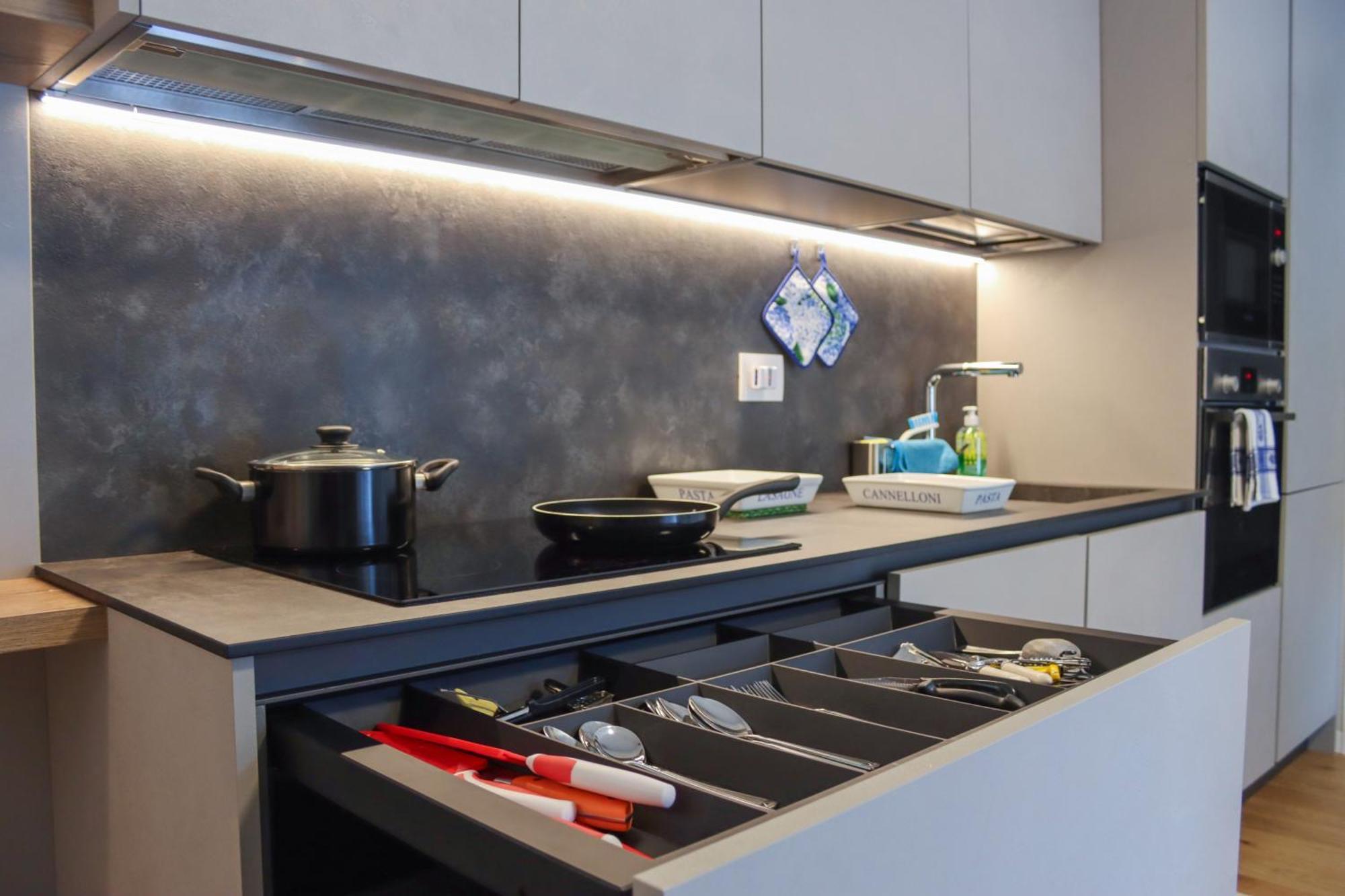 Apartamento Casa Ardo Wifi & Free Parking In Lecco Center Exterior foto
