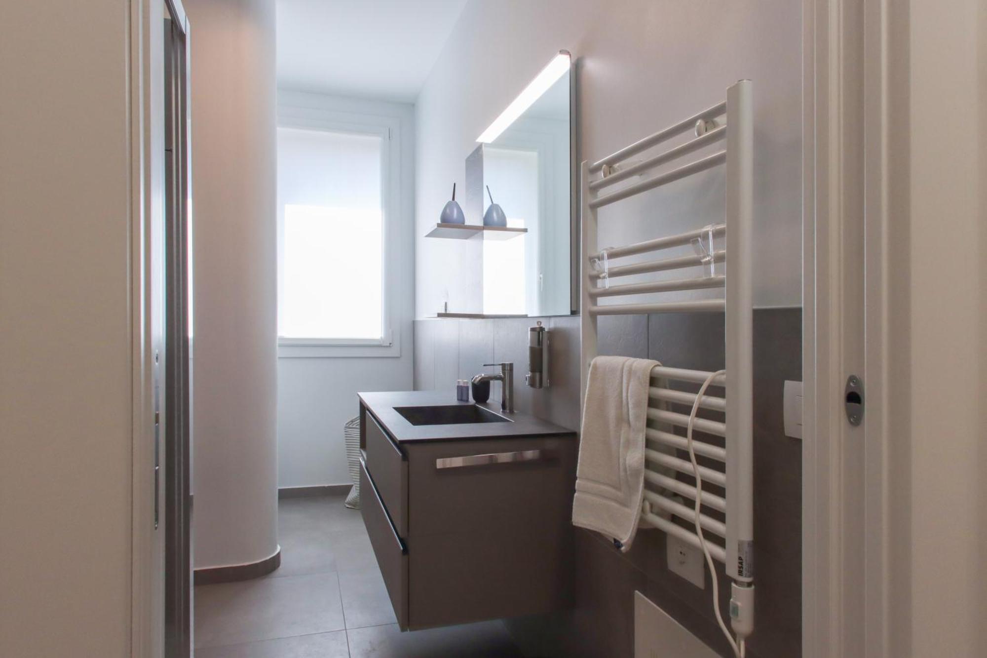 Apartamento Casa Ardo Wifi & Free Parking In Lecco Center Exterior foto